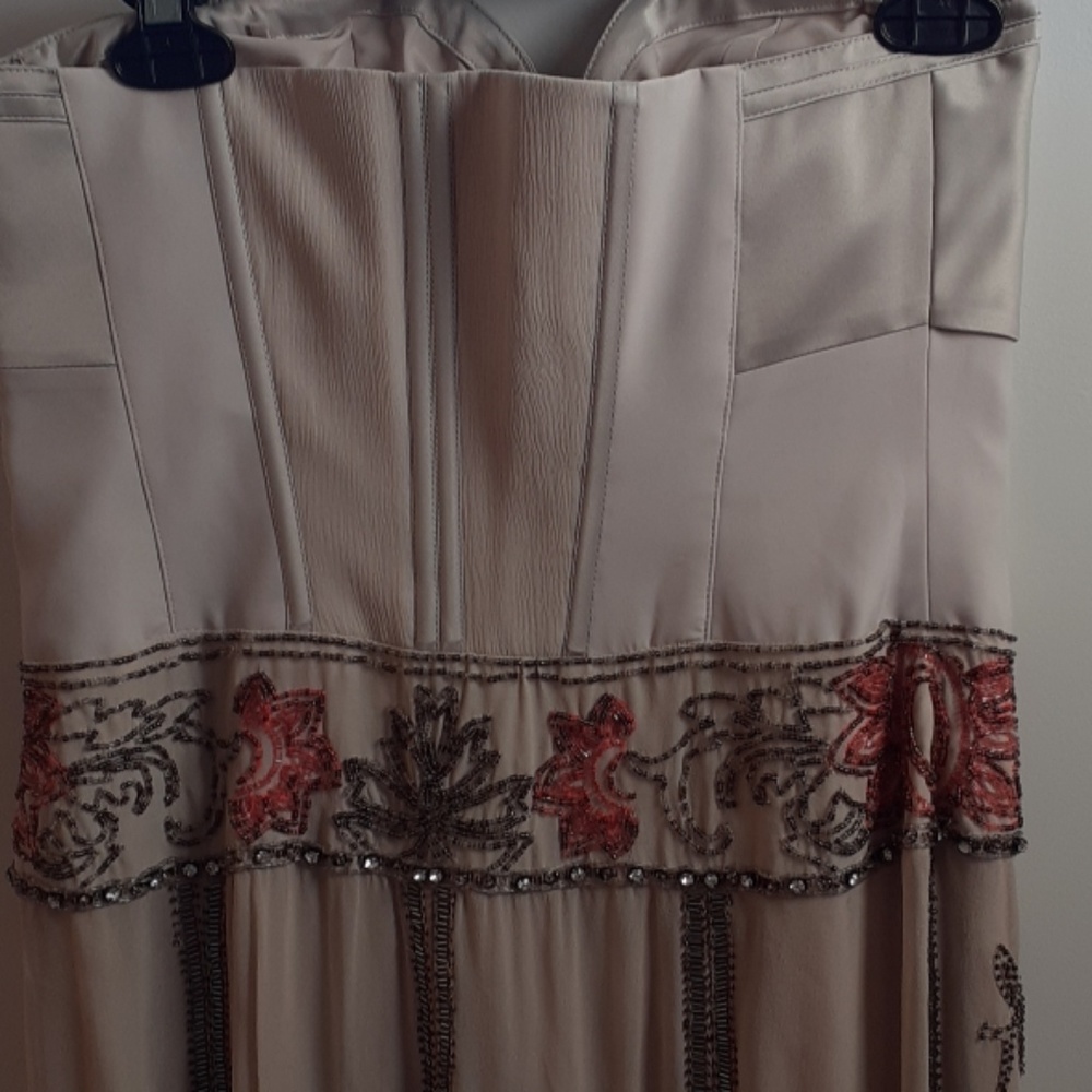 Dress - Picture 4 of 6